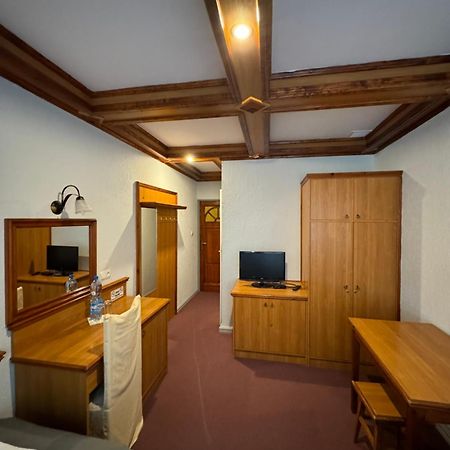 Hotel Victoria Łubowo Dış mekan fotoğraf