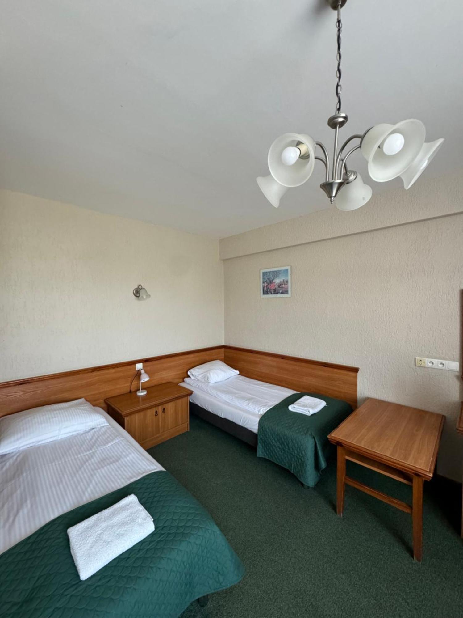 Hotel Victoria Łubowo Dış mekan fotoğraf
