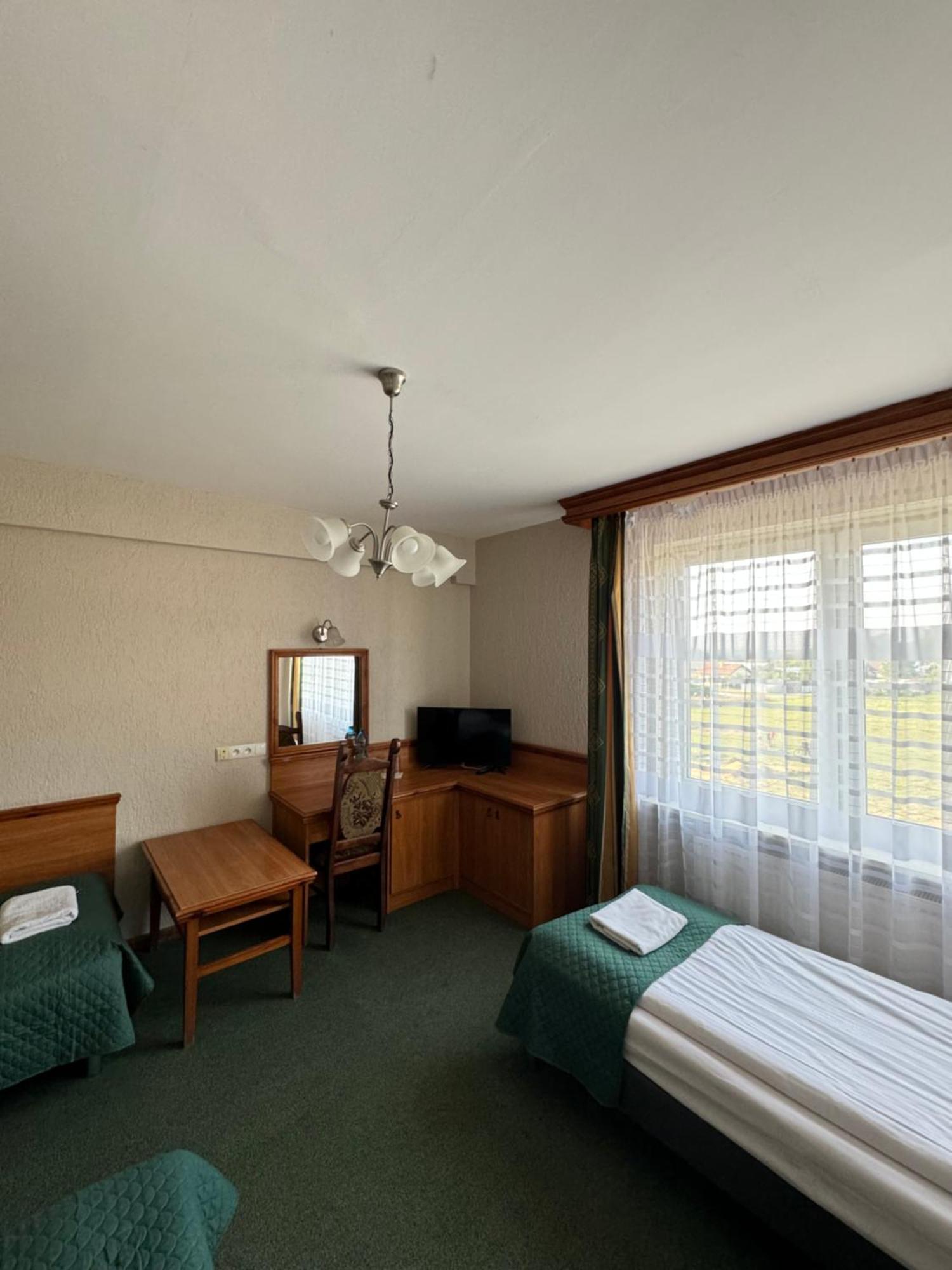 Hotel Victoria Łubowo Dış mekan fotoğraf