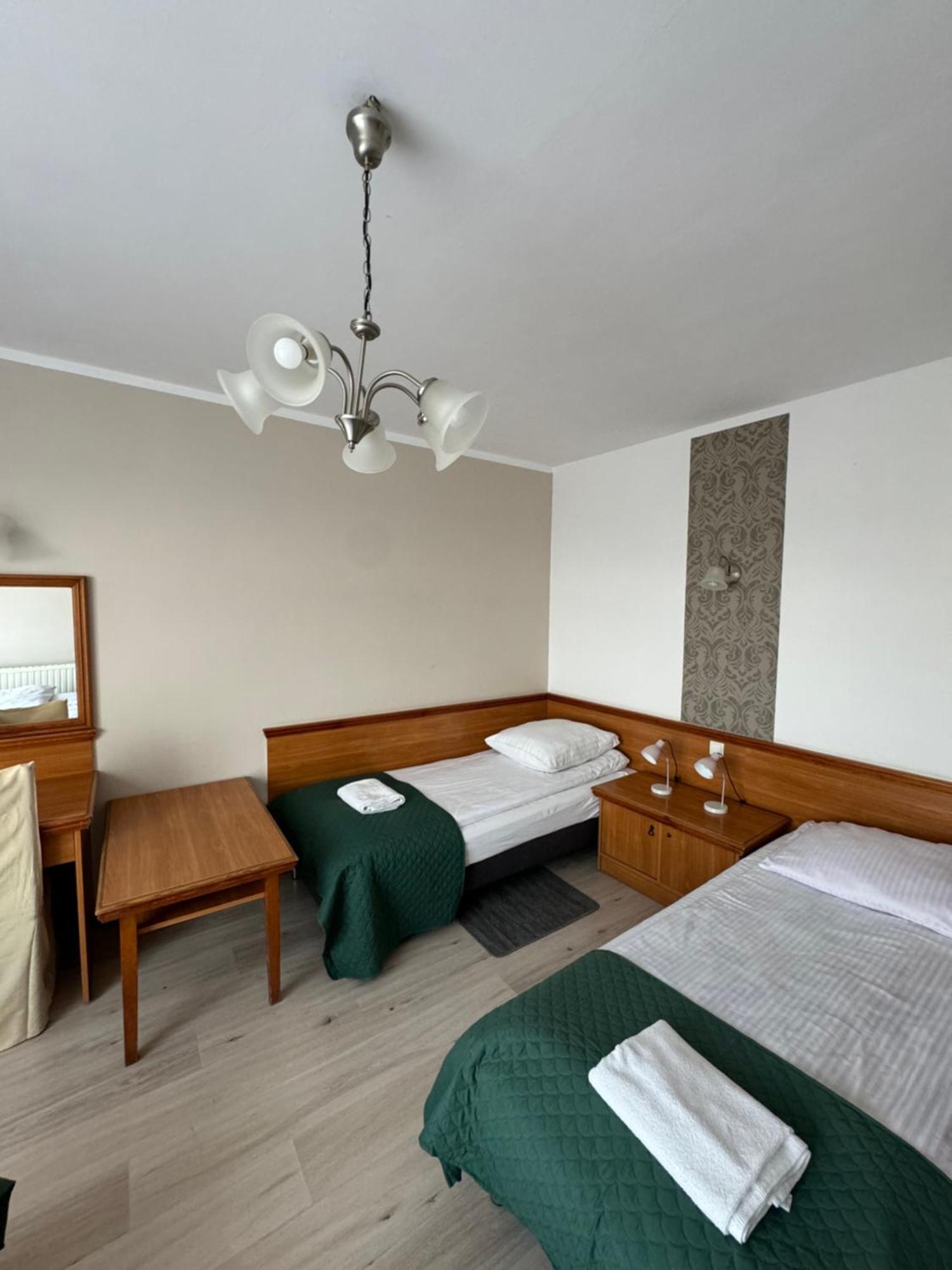 Hotel Victoria Łubowo Dış mekan fotoğraf