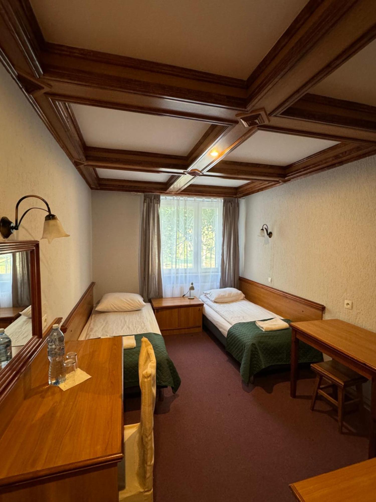 Hotel Victoria Łubowo Dış mekan fotoğraf