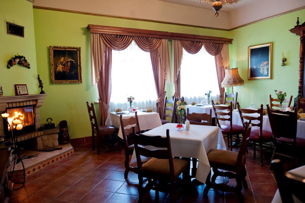 Hotel Victoria Łubowo Dış mekan fotoğraf